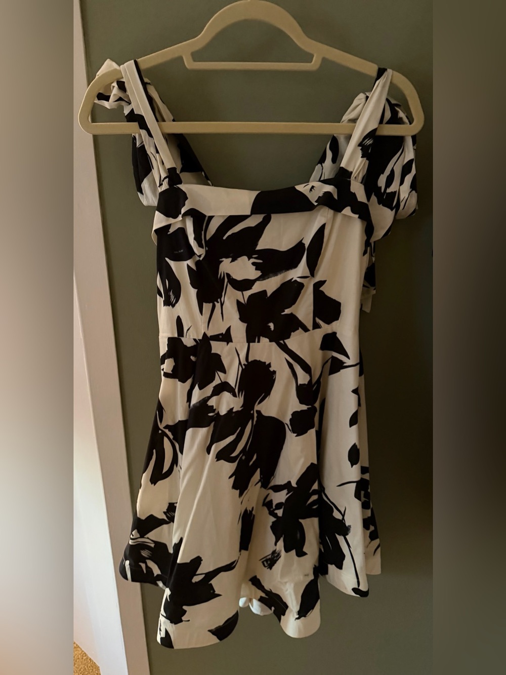 Luxxel Black and Cream One-Shoulder Floral Dress